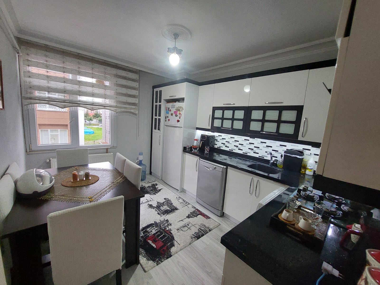 CUMHURİYET MAH. YATIRIMLIK SÜPER KONUMDA SATILIK BİNA